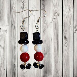 Black hat Santa earrings